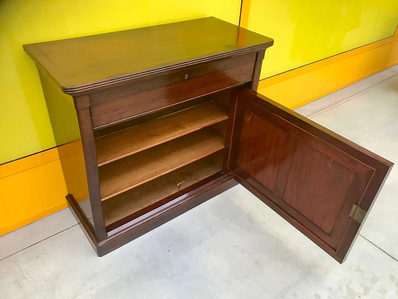 Credenza o consolle a secretaire Carlo X con specchio al mercurio e struttura in mogano, '800 1165228