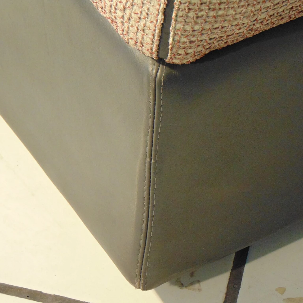 Grey Leather 4-Seater Sofa, Cushions Leather and Silk, Sormani 1983 1165247