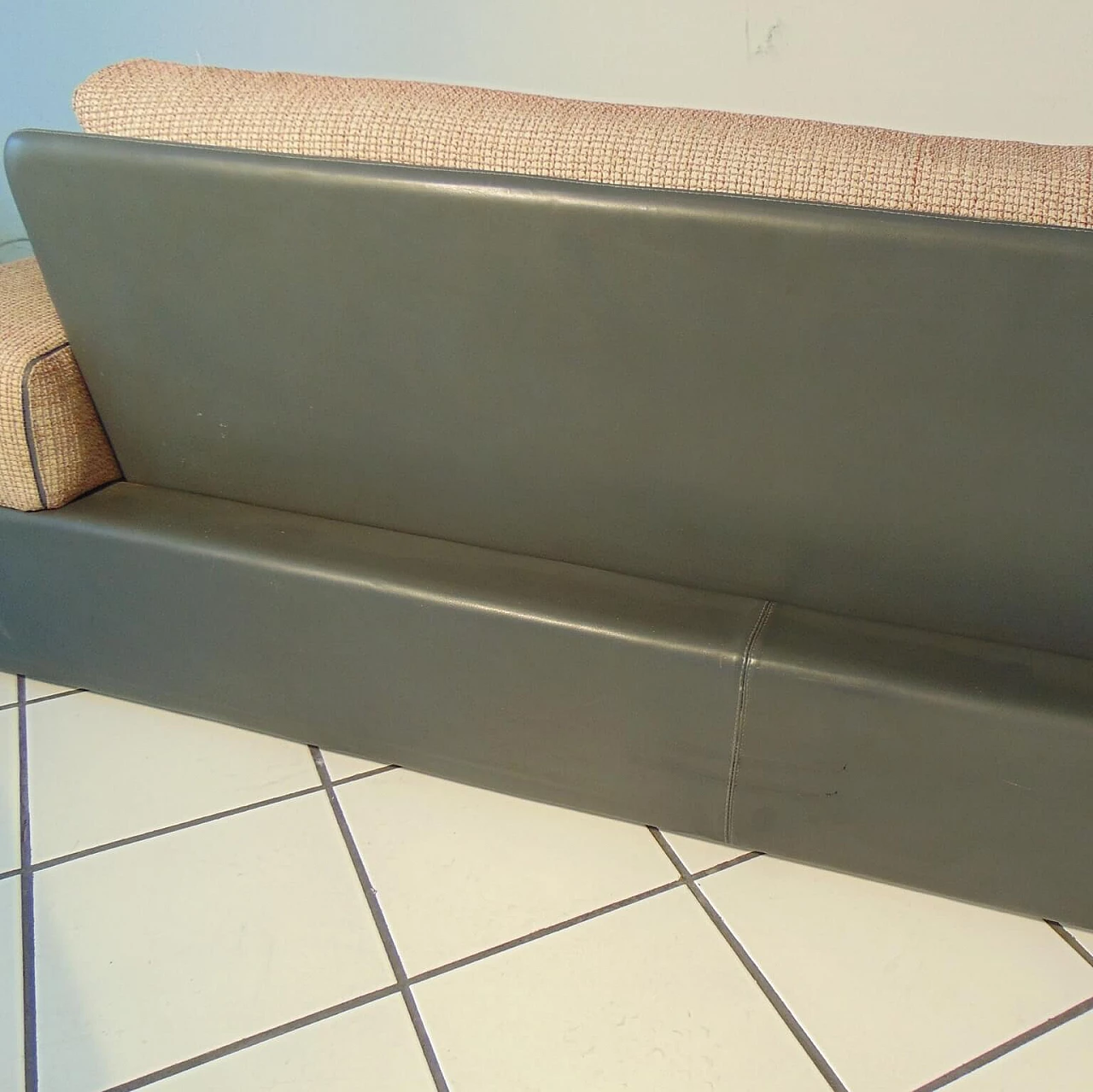 Divano 4 posti pelle grigia cuscini pelle e seta, Sormani 1984 1165249