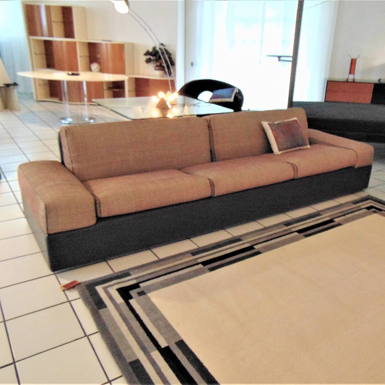 Divano 4 posti pelle grigia cuscini pelle e seta, Sormani 1984 1165253