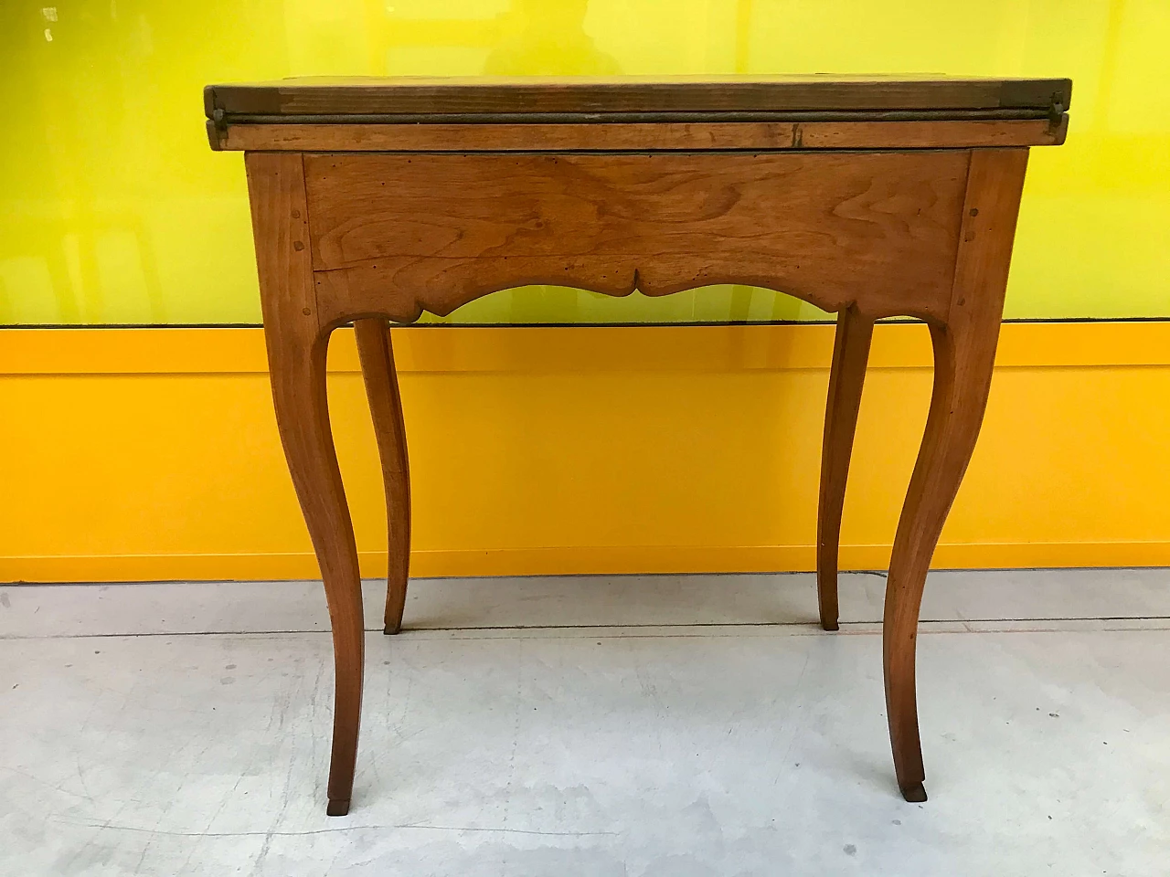 Gaming table with inlaid chessboard on the opening top and hoof shaped feet, 18th century 1165334