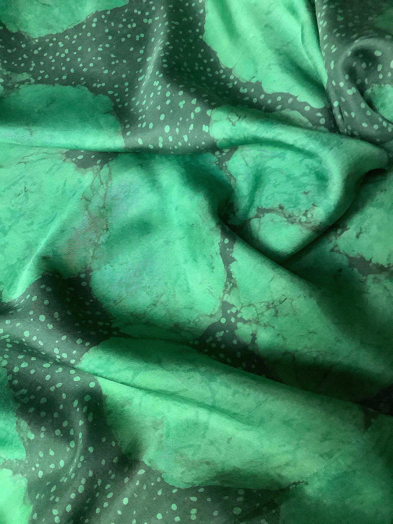 Kimono in seta batik verde di Maria Schade 1165660