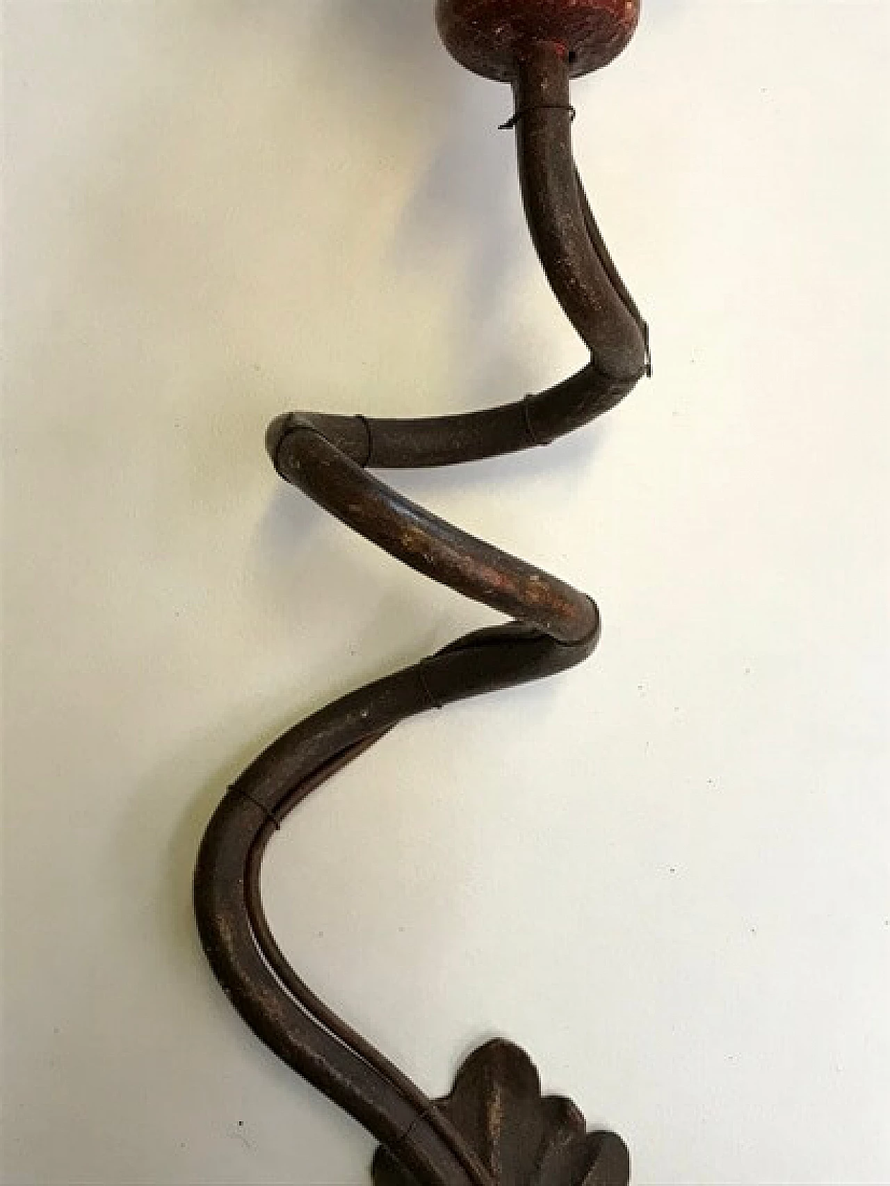 Pair of stylized wall lights with spiral body, 20th century 1166011