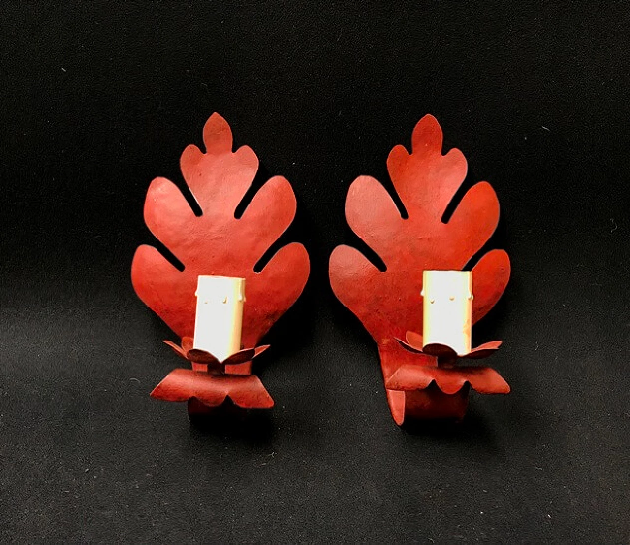 Pair of William leaf-like red iron sconces, 20th century 1166043
