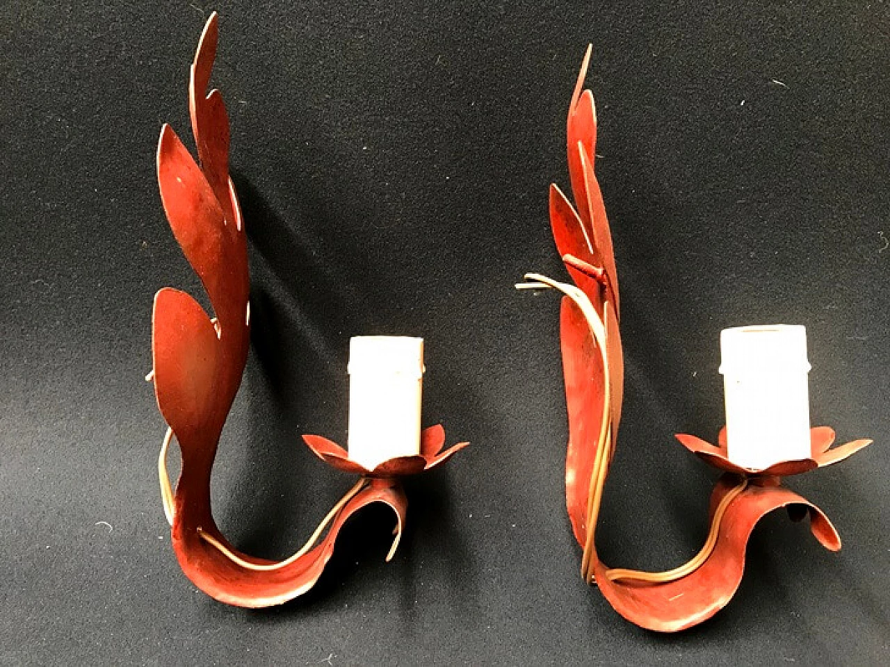 Pair of William leaf-like red iron sconces, 20th century 1166046