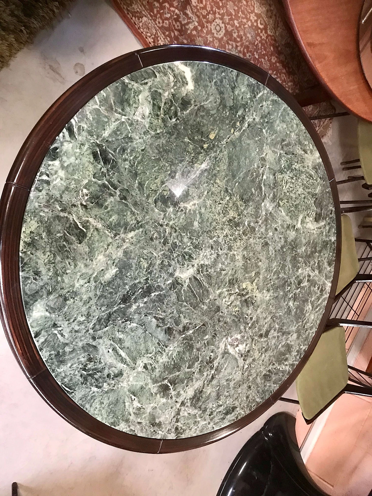 Round table lacquered in wood tone with Green Alps marble, 60s 1166120