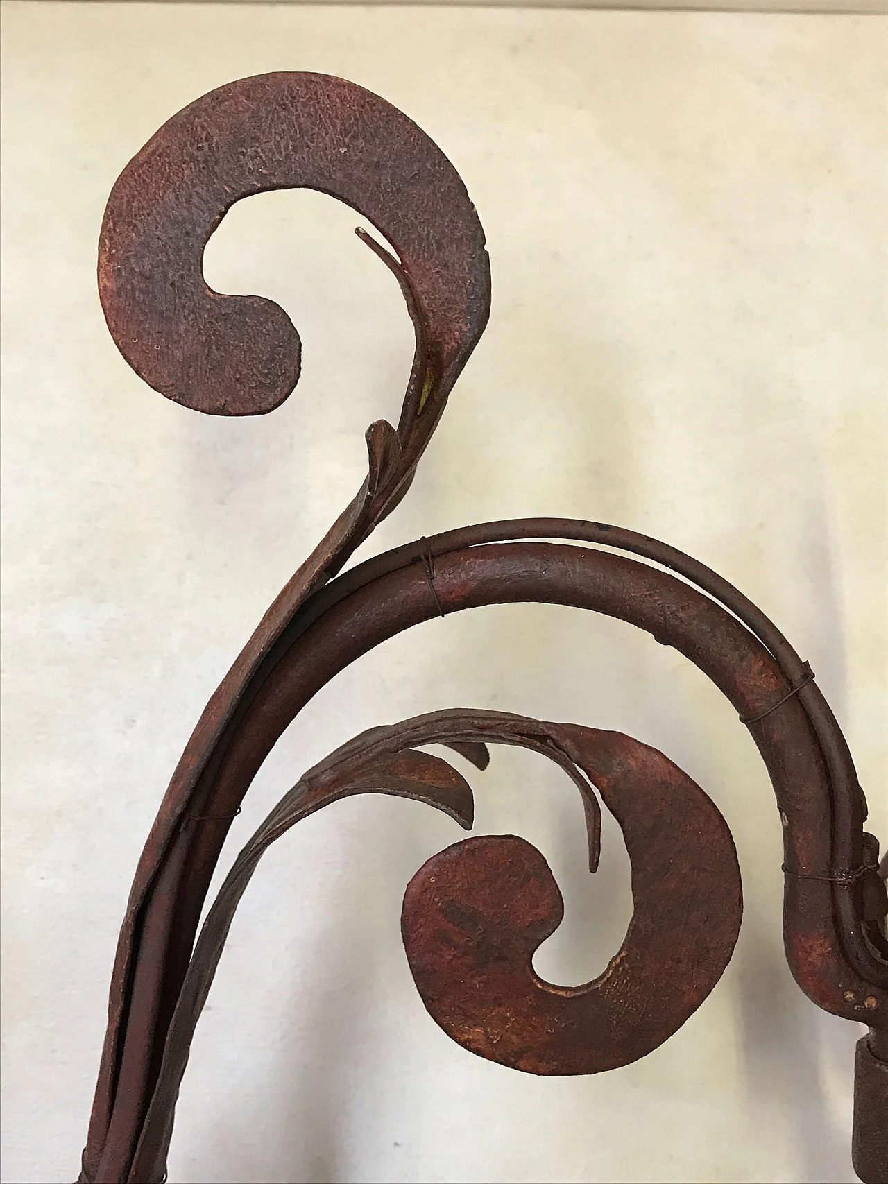 Applique bordeaux in stile settecentesco girevole, '900 1166397