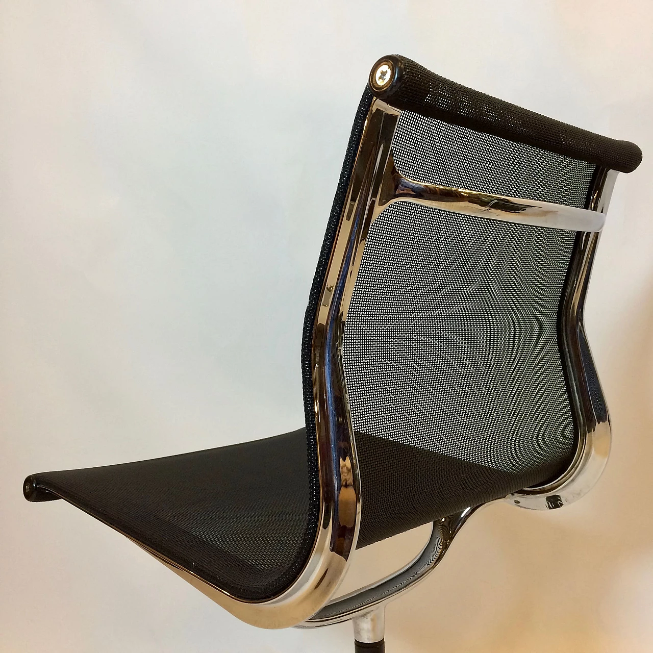 Coppia di sedie girevole EA di Charles & Ray Eames per Vitra, anni '70 1167044
