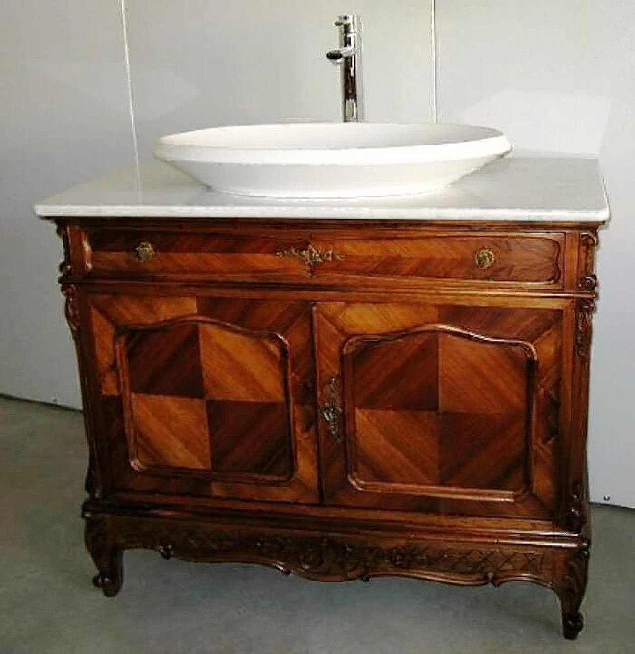 Mobile o toilette francese antica da bagno in noce e marmo di carrara, inizio '900 1167112