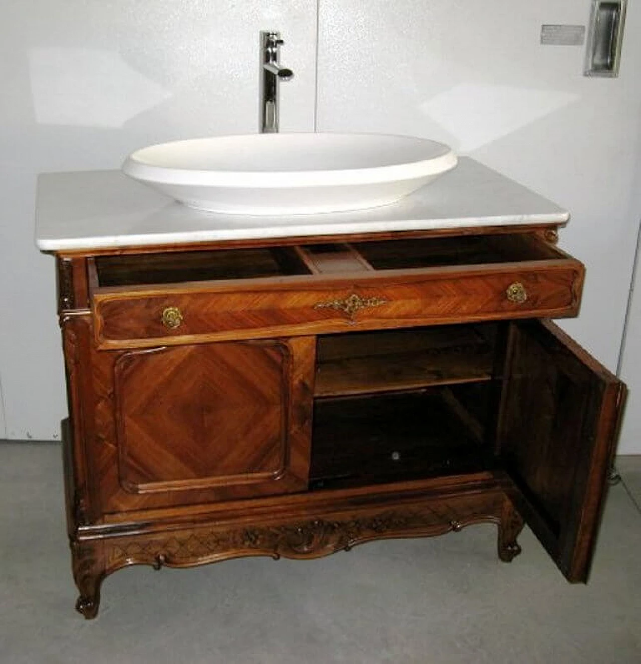 Mobile o toilette francese antica da bagno in noce e marmo di carrara, inizio '900 1167113