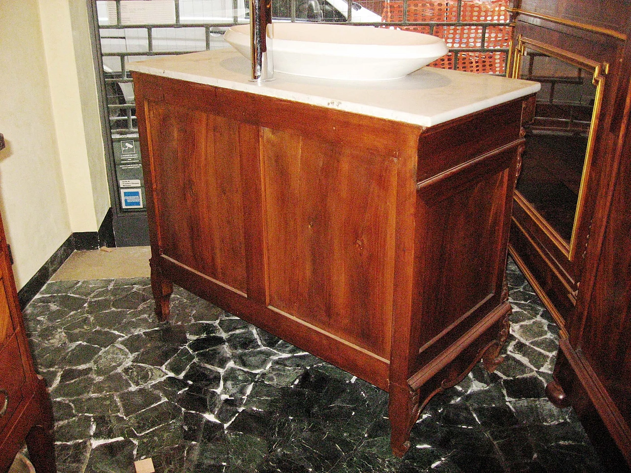 Antique French bathroom cabinet in walnut and Carrara marble, early '900 1167118