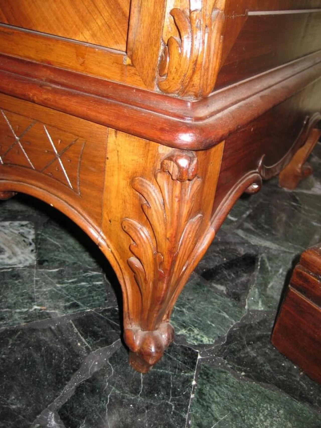 Antique French bathroom cabinet in walnut and Carrara marble, early '900 1167121