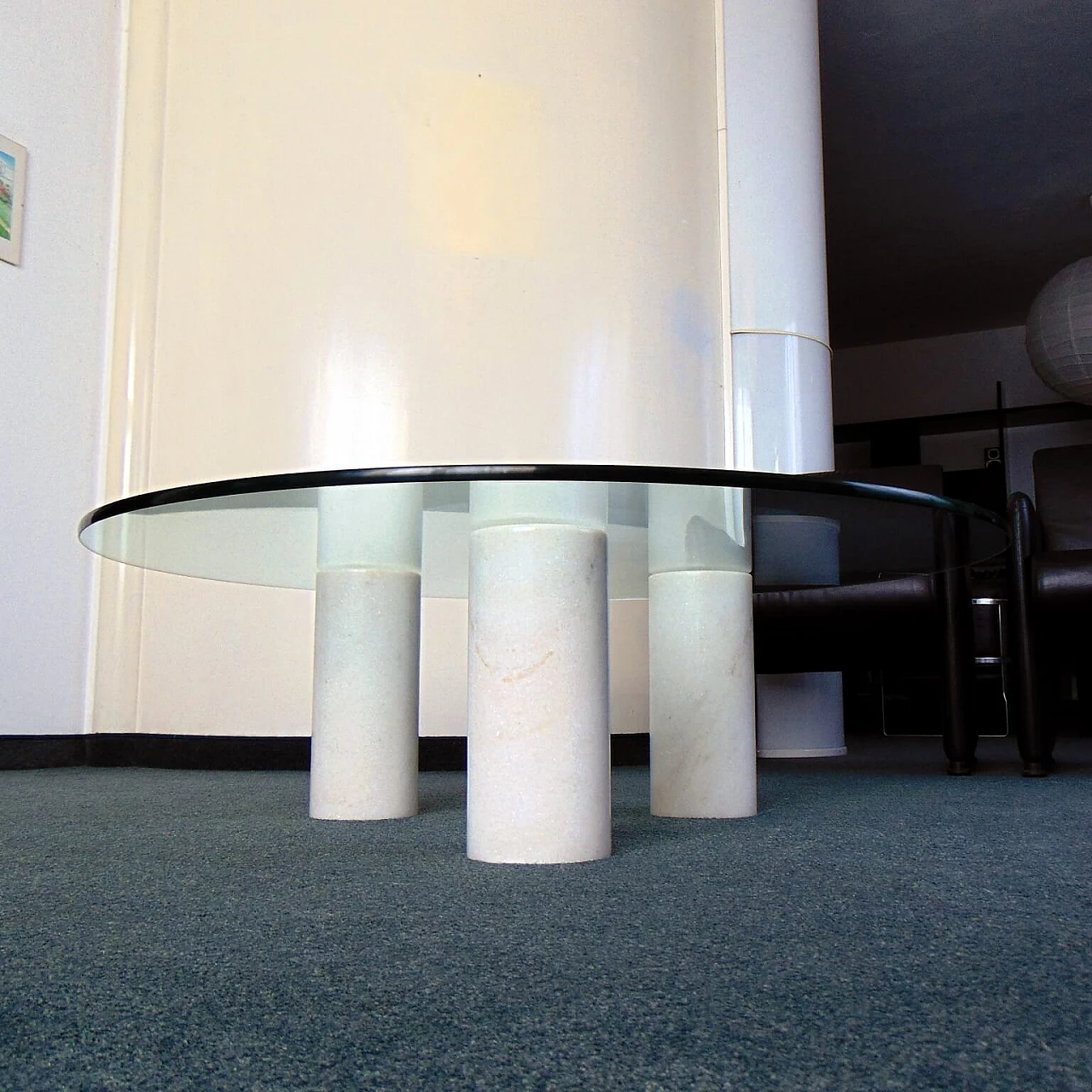 Tavolino marmo bianco e top in cristallo, anni '80 1167161