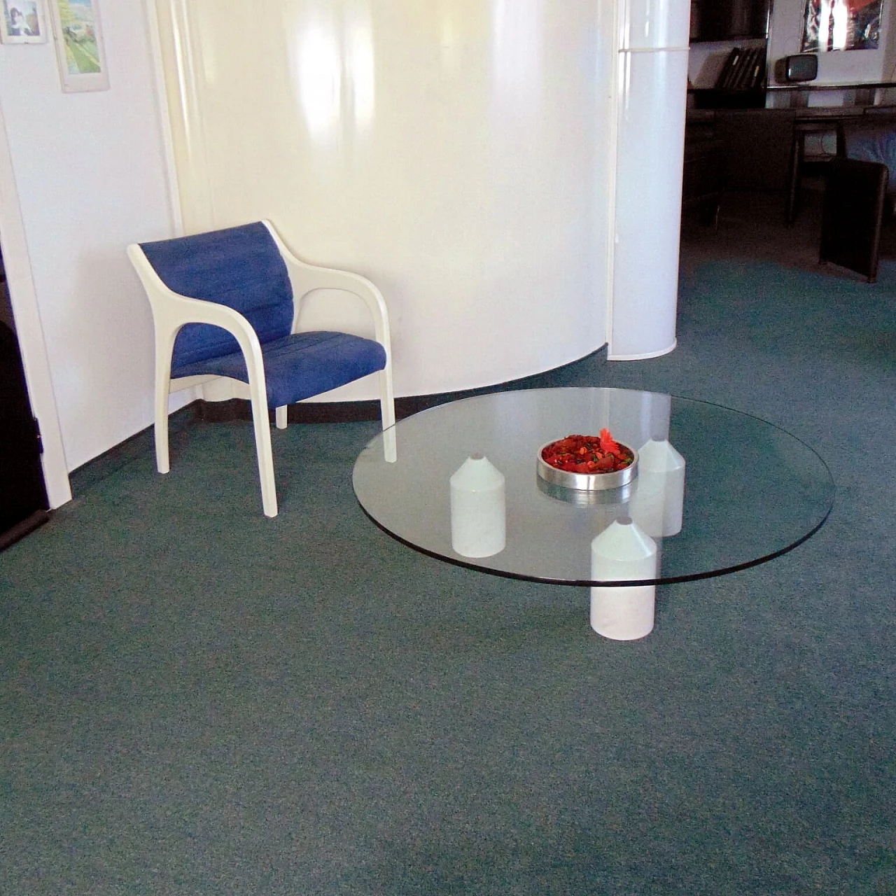 Coffee Table with Round Crystal Top, 1980s, 3 White Marble Legs 1167183