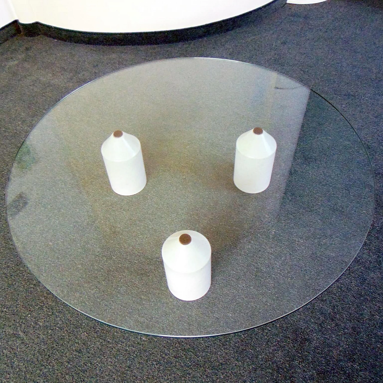 Coffee Table with Round Crystal Top, 1980s, 3 White Marble Legs 1167193