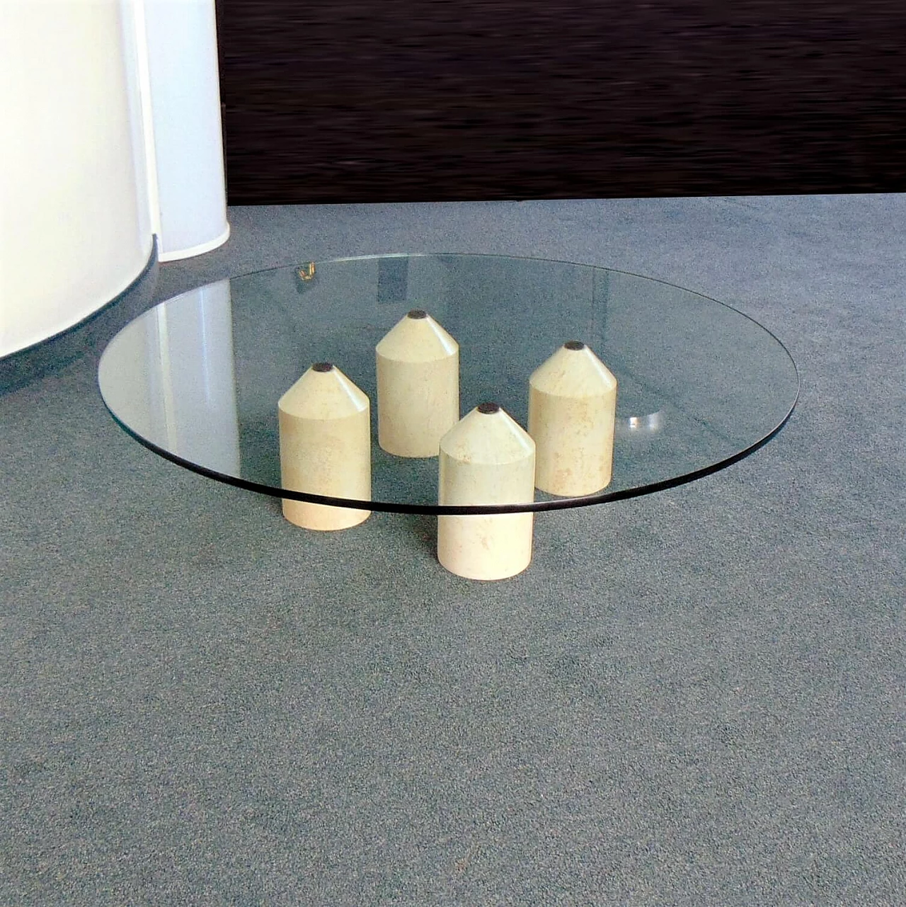 Coffee Table with 4 Pencil-Shaped Travertine Legs and Round Glass Top 1167210