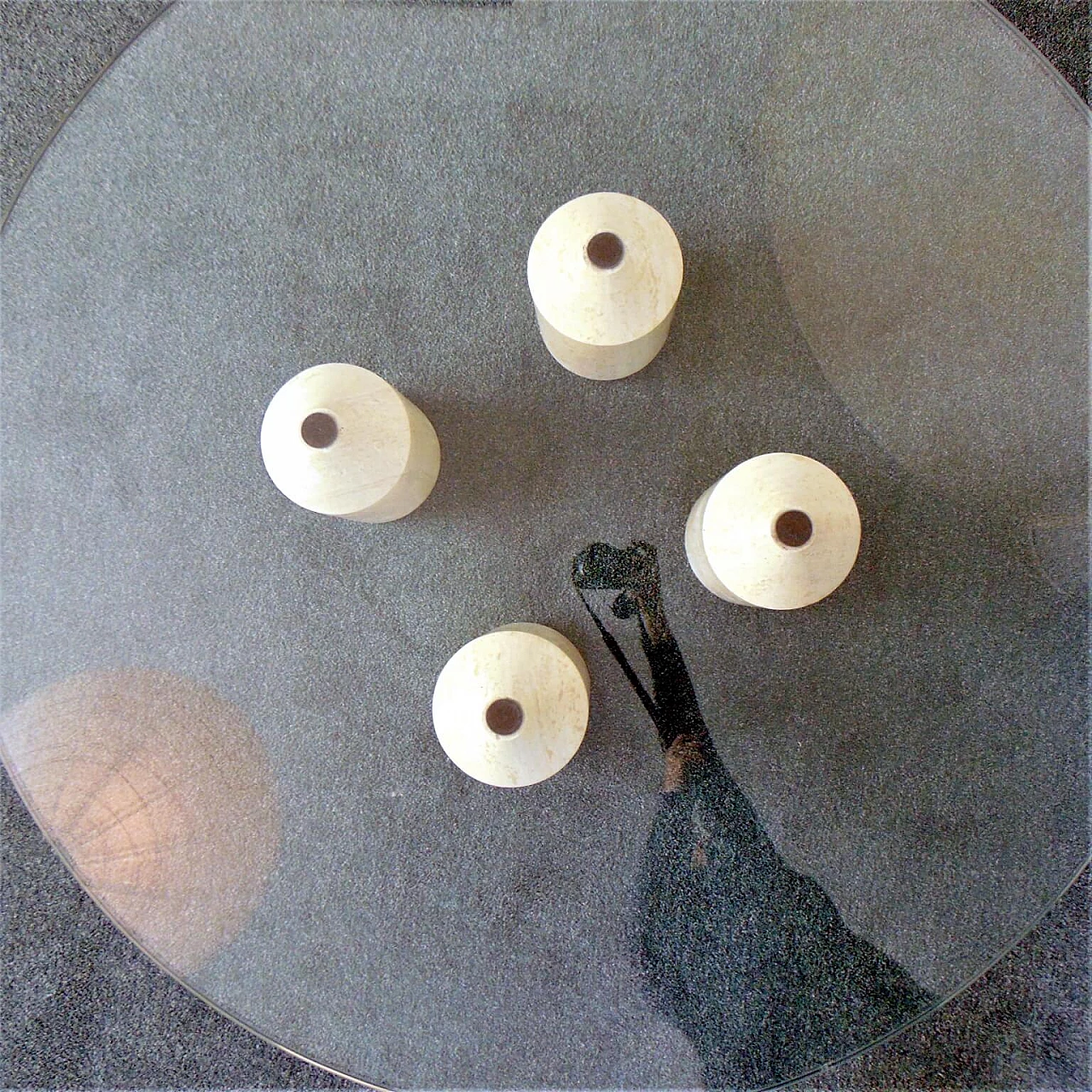 Coffee Table with 4 Pencil-Shaped Travertine Legs and Round Glass Top 1167214