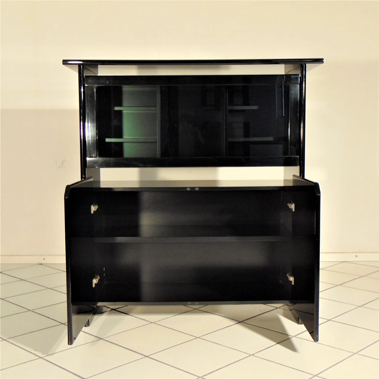 Credenza con vetrina laccata nero lucido di Sormani, 1985 1167346