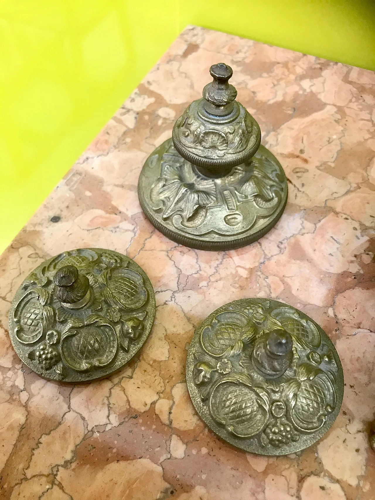 Sevrès porcelain and bronze inkwell with Pen Holder, 19th century 1167740