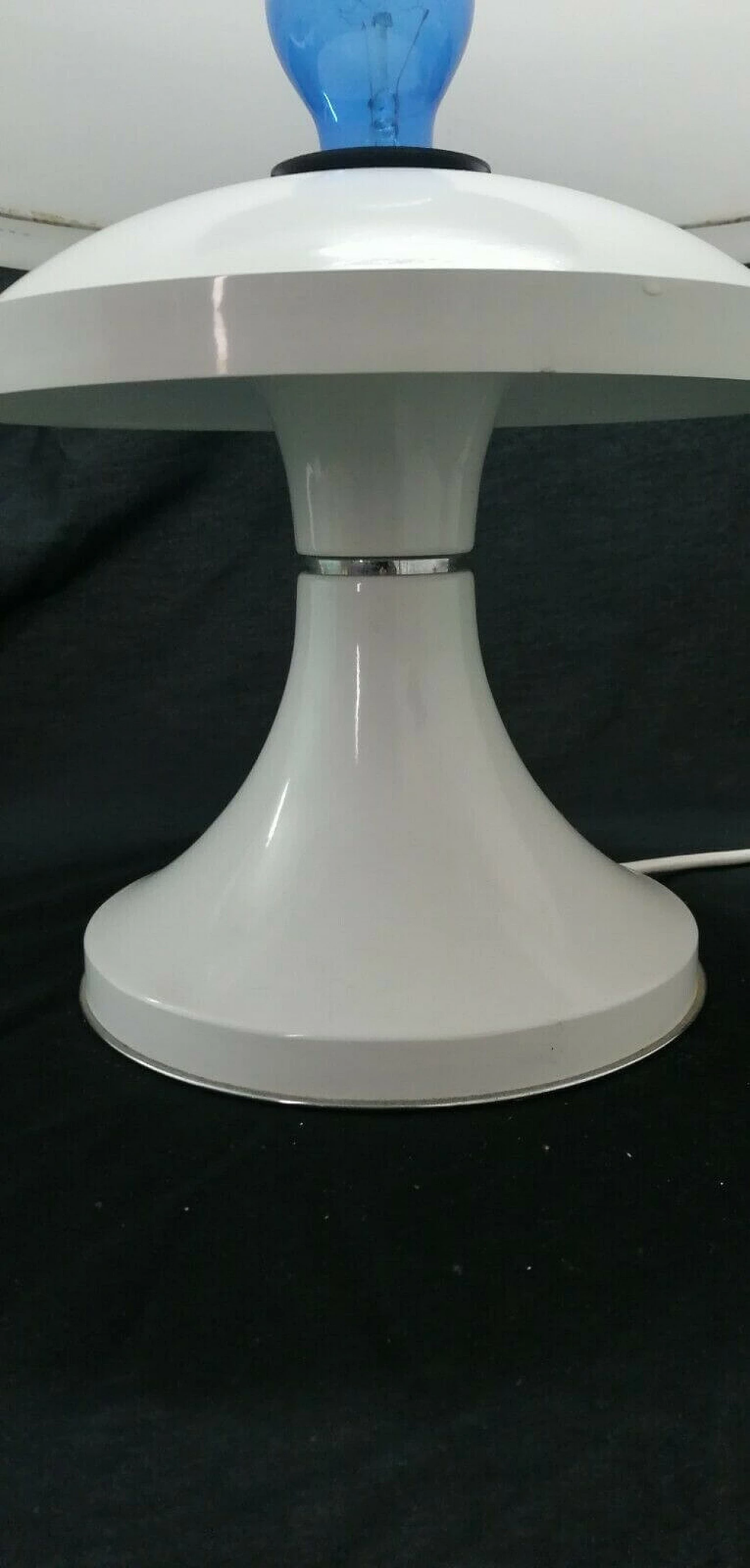 Lampada da tavolo in plexiglass mushroom, anni '70 1168005