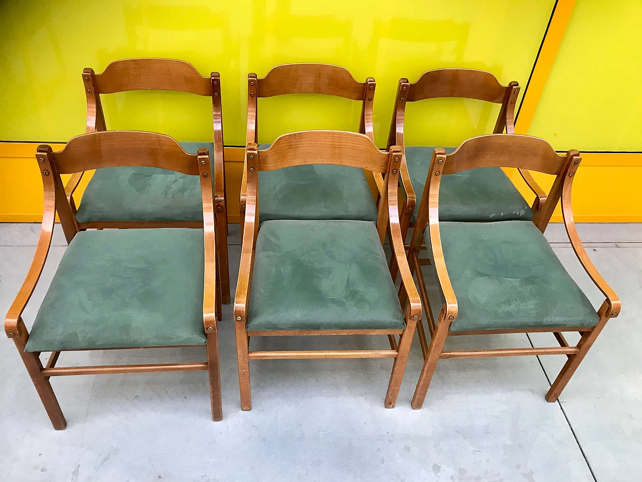 Set of 6 chairs in wood with armrests and backrest in bended wood and screws in brass, 60s 1168193