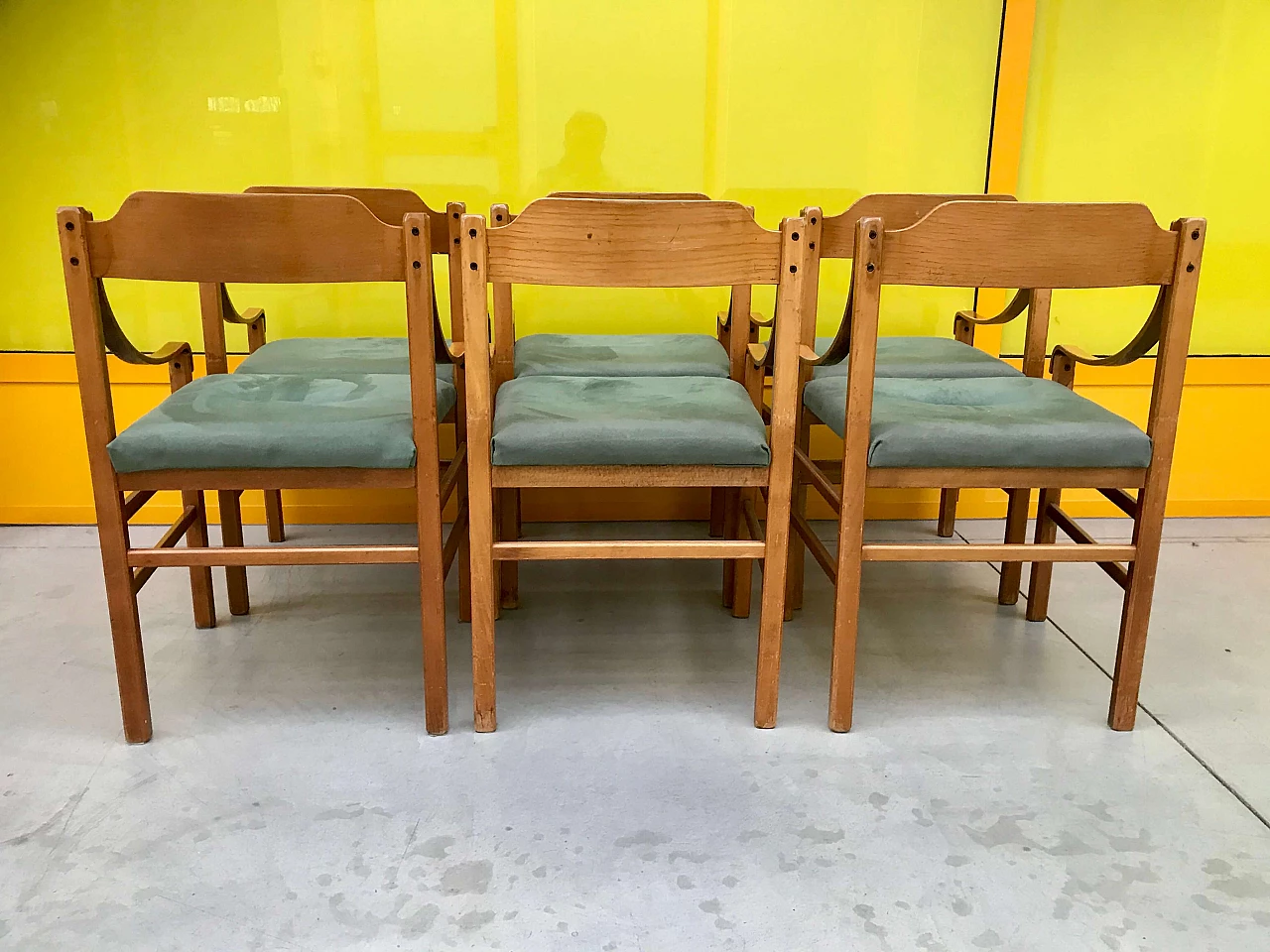 Set of 6 chairs in wood with armrests and backrest in bended wood and screws in brass, 60s 1168198