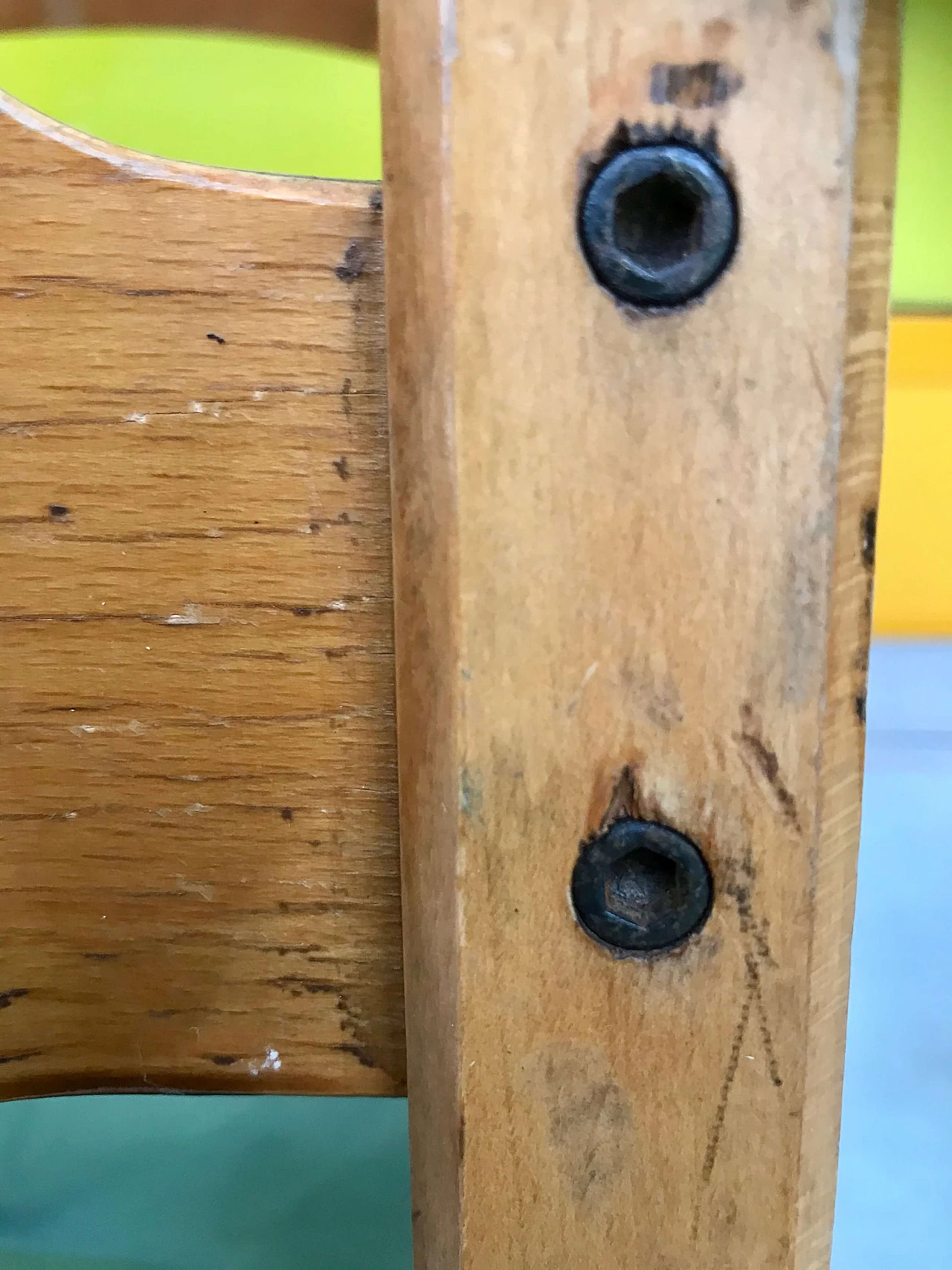 Set di 6 sedie in legno e stoffa, con braccioli e schienale in legno curvato e viti in Ottone, anni '60 1168207