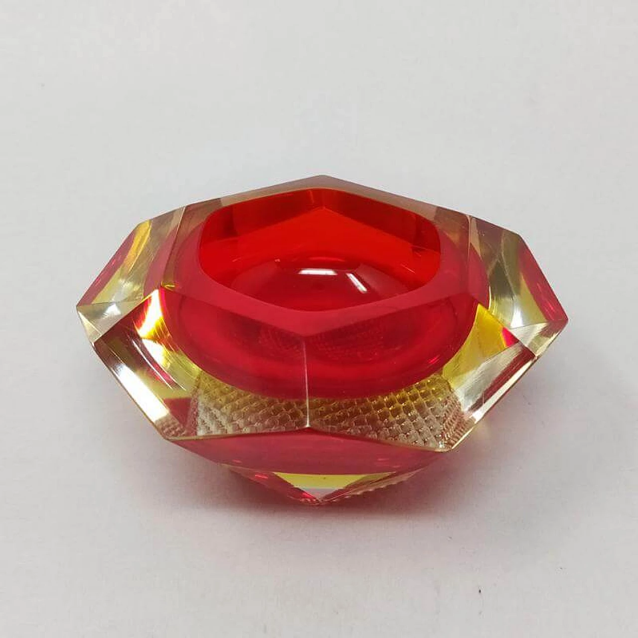 Red ashtray in submerged Murano glass by Flavio Poli for Seguso, 60's 1168452
