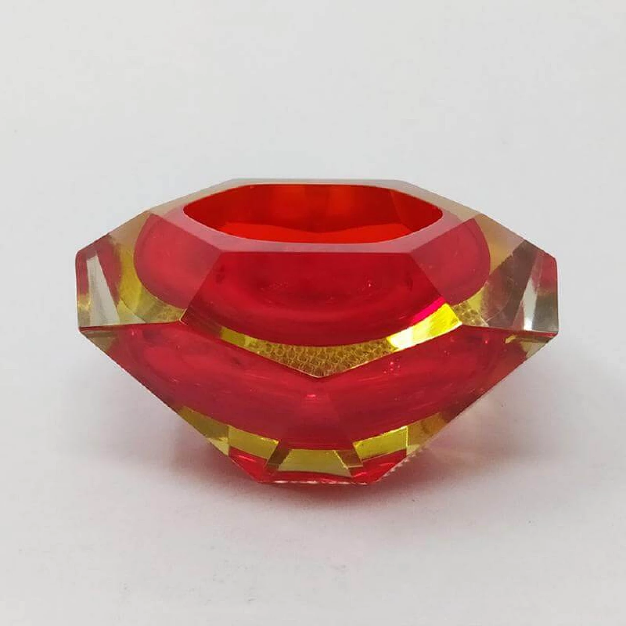 Red ashtray in submerged Murano glass by Flavio Poli for Seguso, 60's 1168454