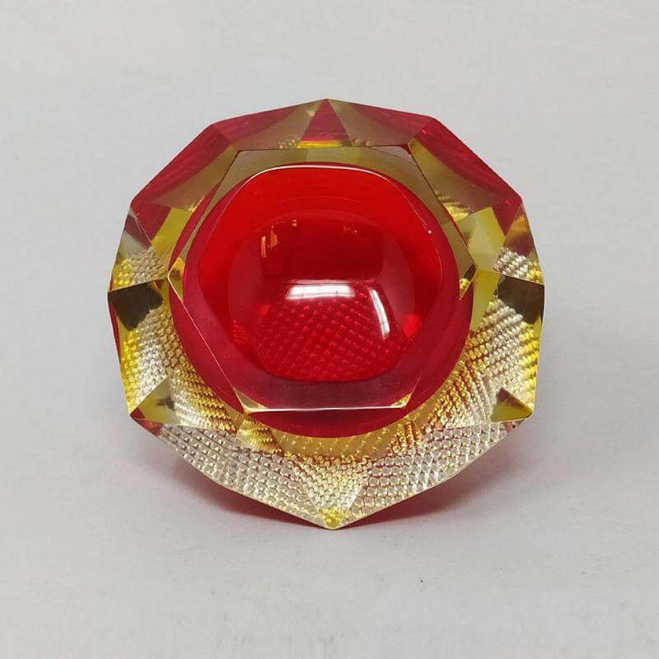 Red ashtray in submerged Murano glass by Flavio Poli for Seguso, 60's 1168455