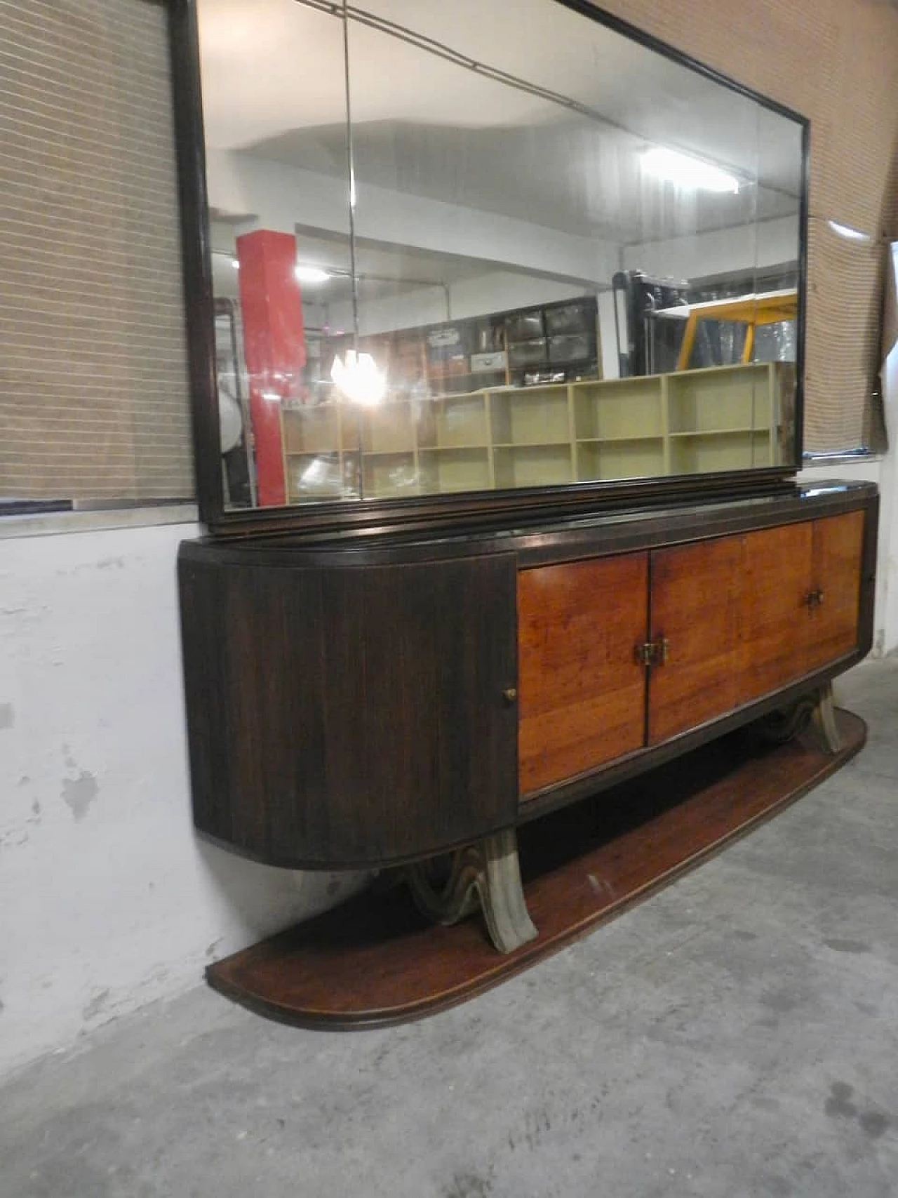 Credenza con 6 ante e specchio di Paolo Buffa, anni '40 1169006