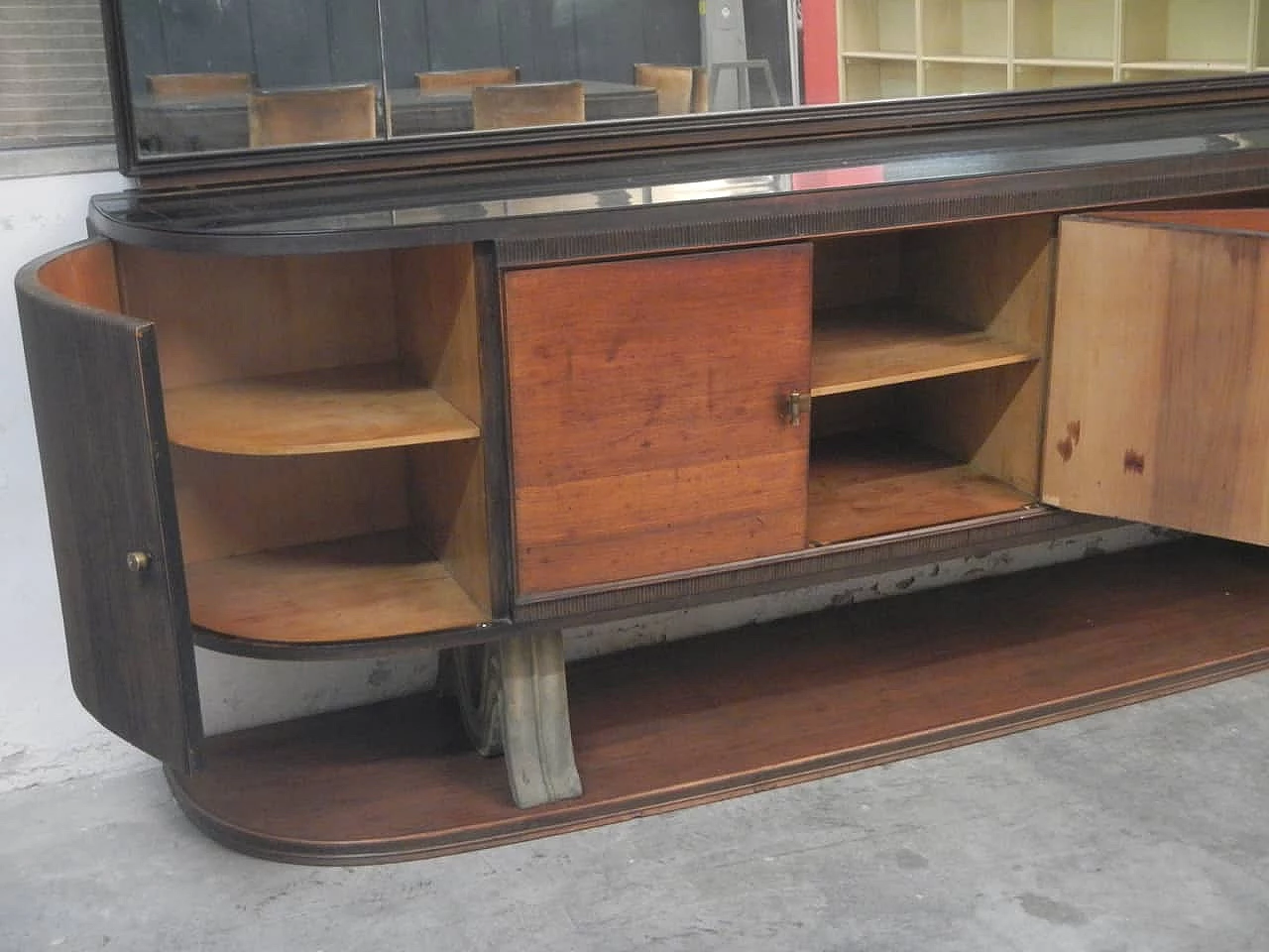 Credenza con 6 ante e specchio di Paolo Buffa, anni '40 1169019