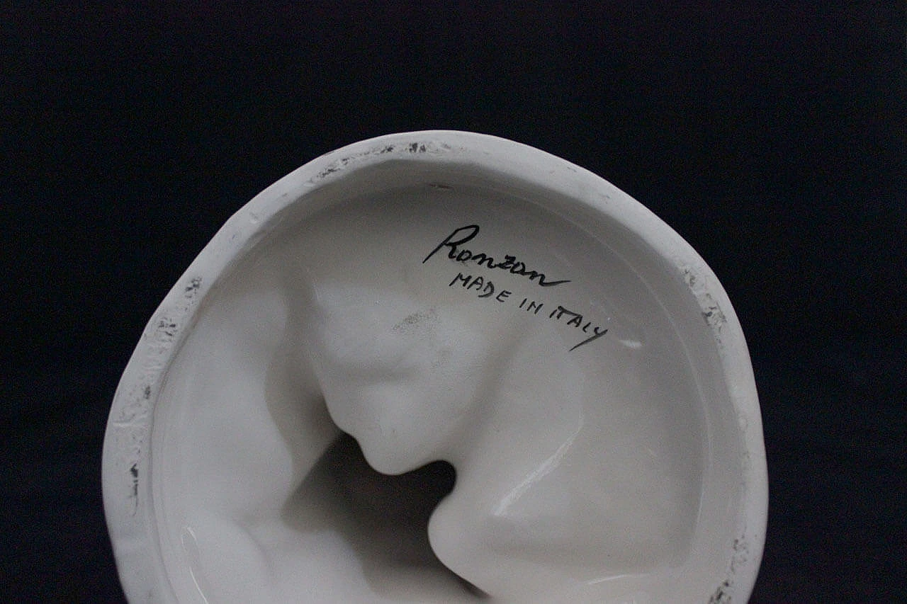 Figura in ceramica di una ragazza nuda con stoffa e uva di Ronzan, 1940s 1169476