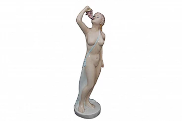 Figura in ceramica di una ragazza nuda con stoffa e uva di Ronzan, 1940s