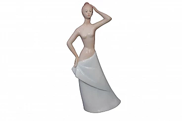Figura in ceramica di una donna avvolta di Ronzan, anni '50