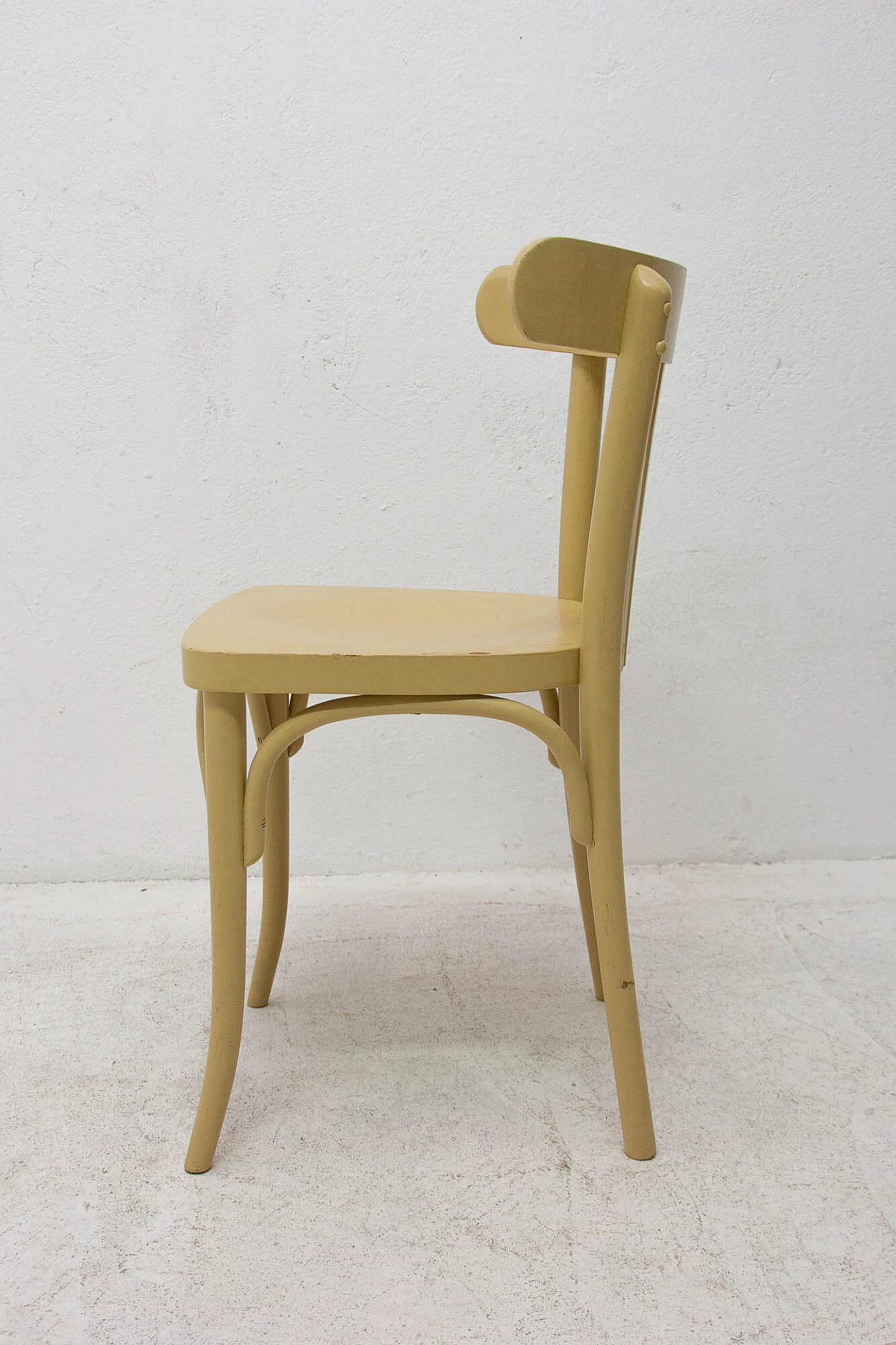 Beech bentwood chair from Thonet, 50s 1170129