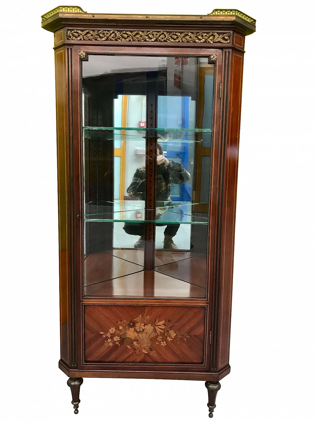 Corner cabinet signed "Morison & Co. Edinburgh" veneered and inlaid with red marble top, bronzes and lining with mirrors, second half 19th century 1170638