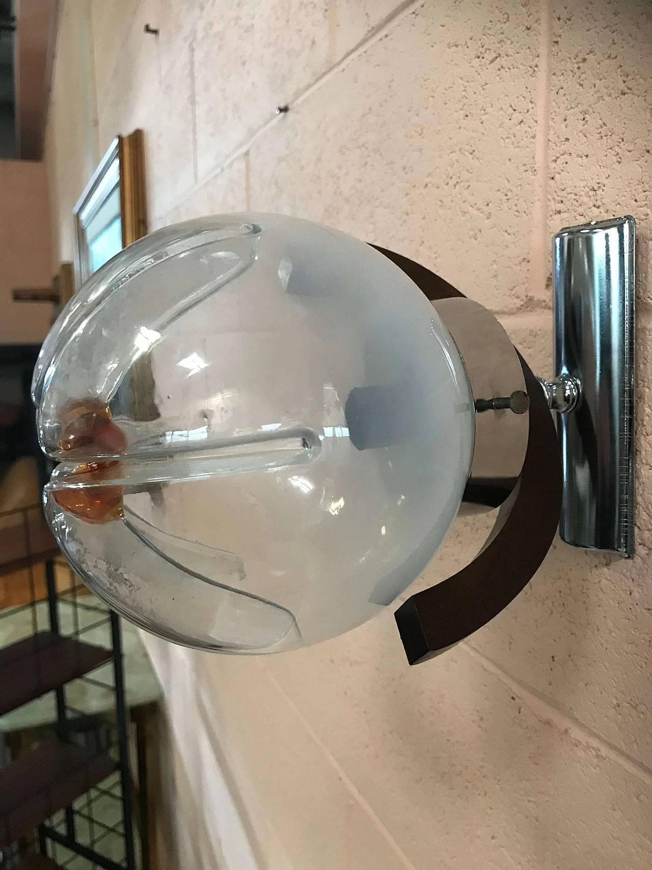 Coppia di appliques in Vetro di Murano, metallo cromato a legno, anni ’70 1170703