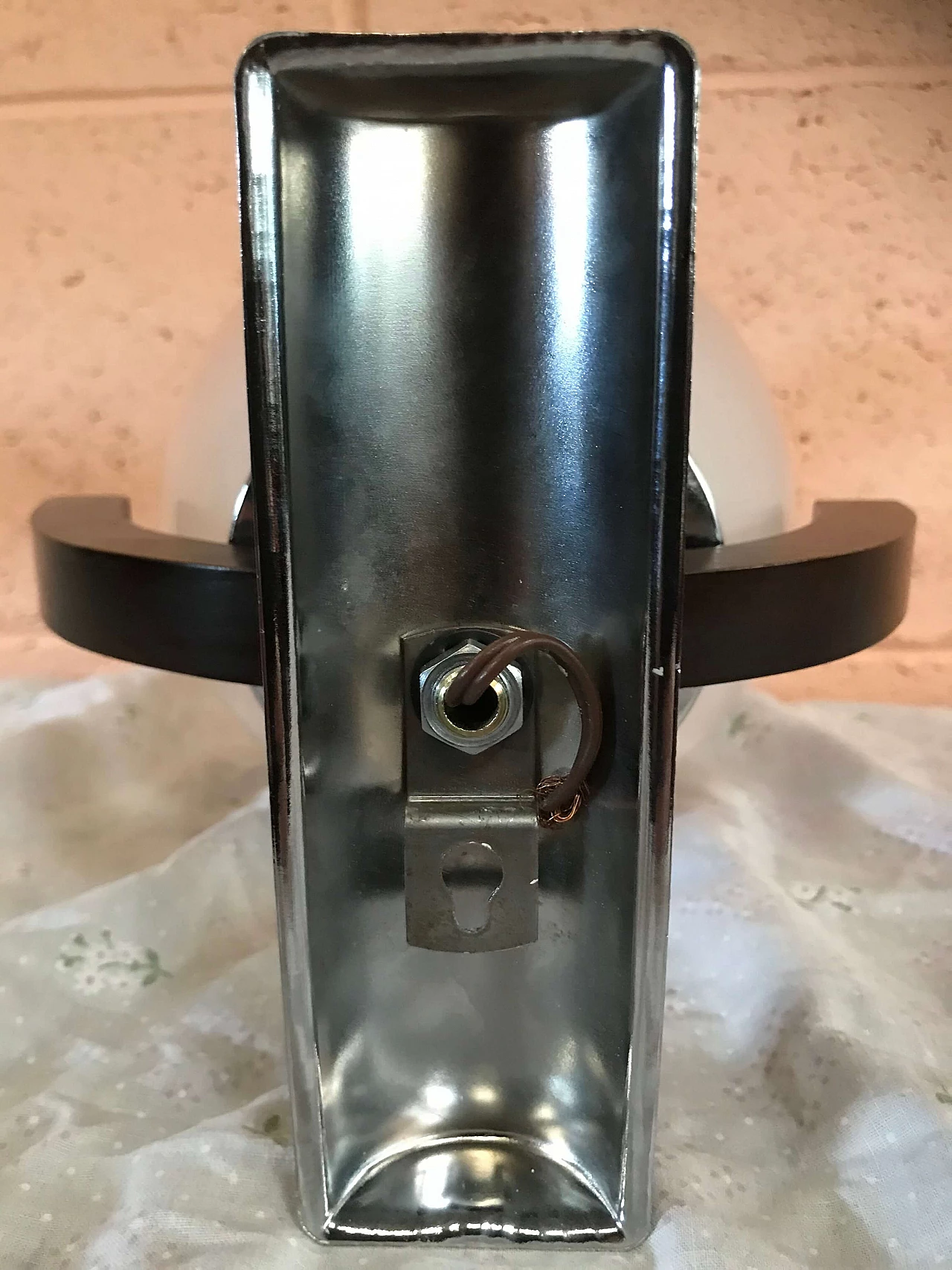 Coppia di appliques in Vetro di Murano, metallo cromato a legno, anni ’70 1170704