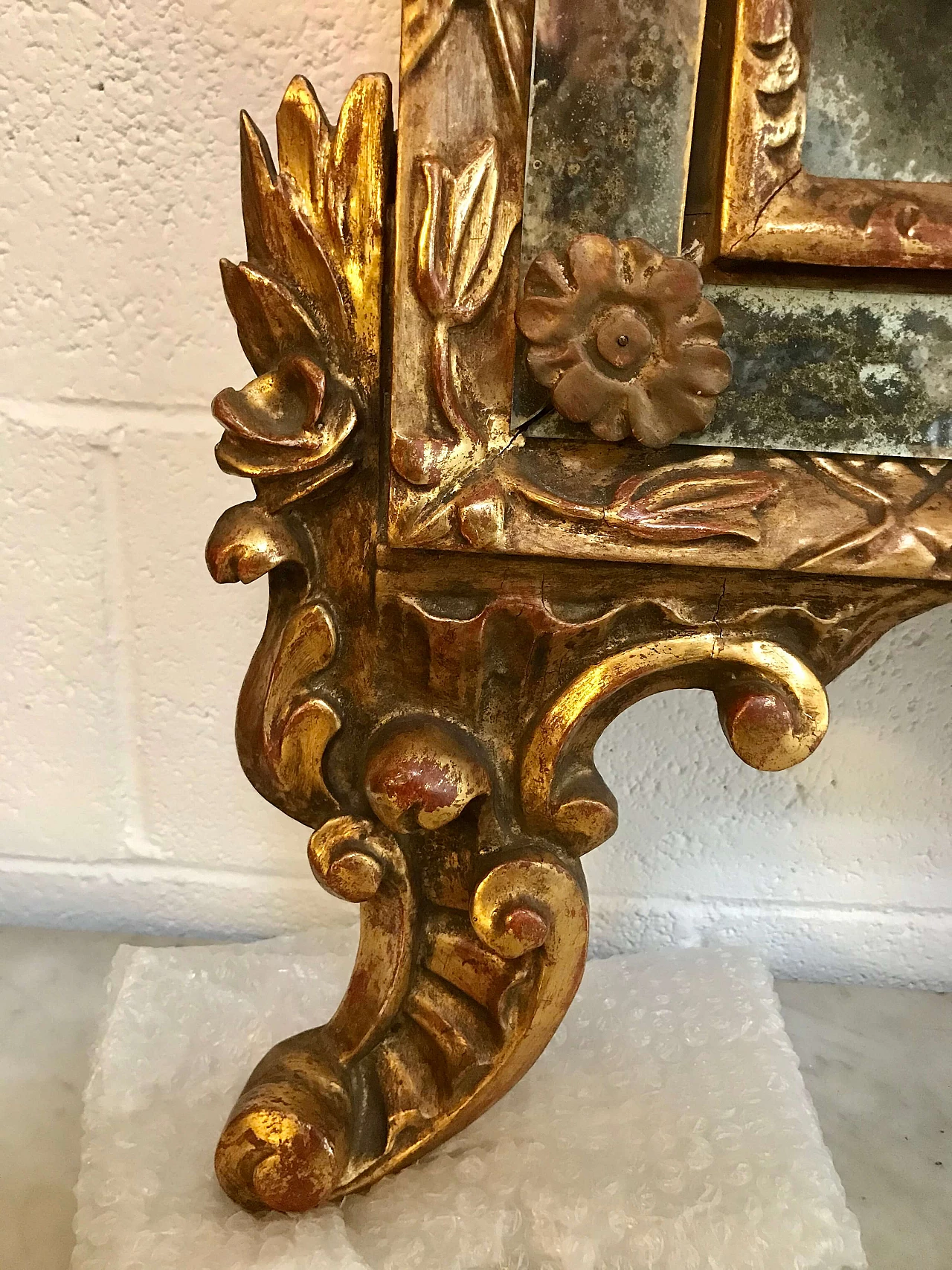 Specchiera dorata Piemontese in stile Luigi XVI, specchio al mercurio con riserve, fine ’800 1170801