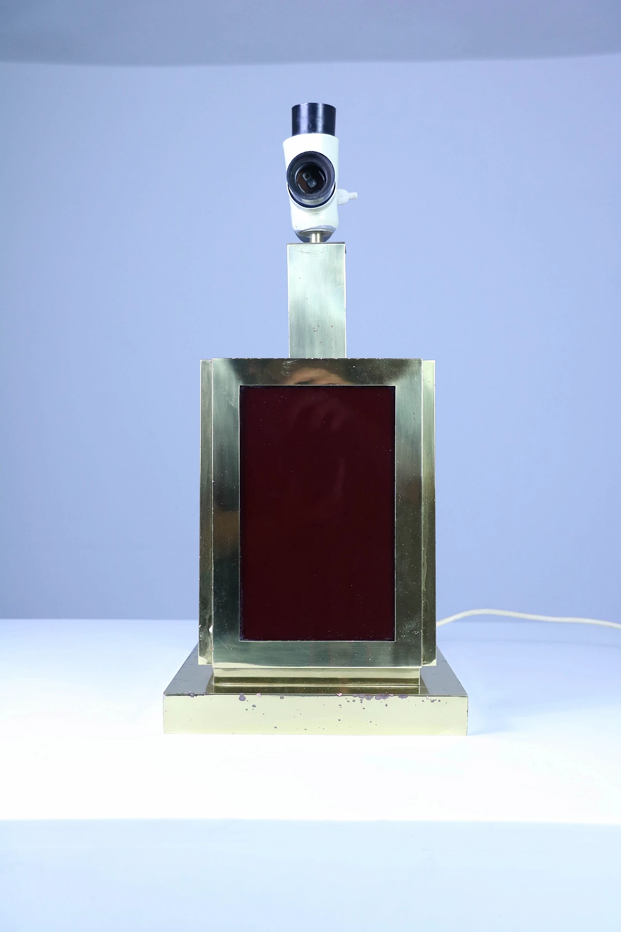 Lampada da tavolo in ottone e vetro, anni '50 1171336