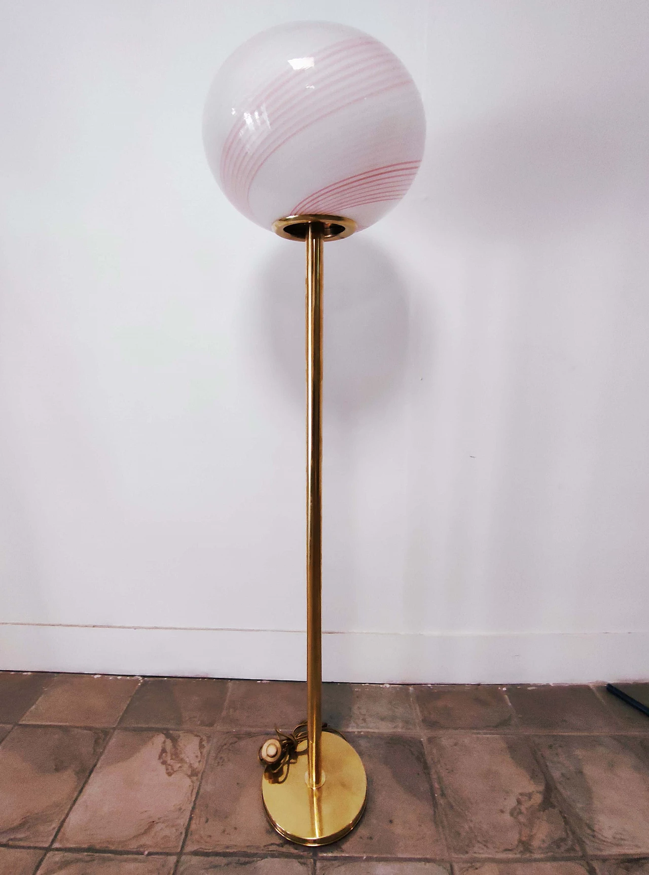 Floor lamp in brass and Murano glass, 70s 1171421
