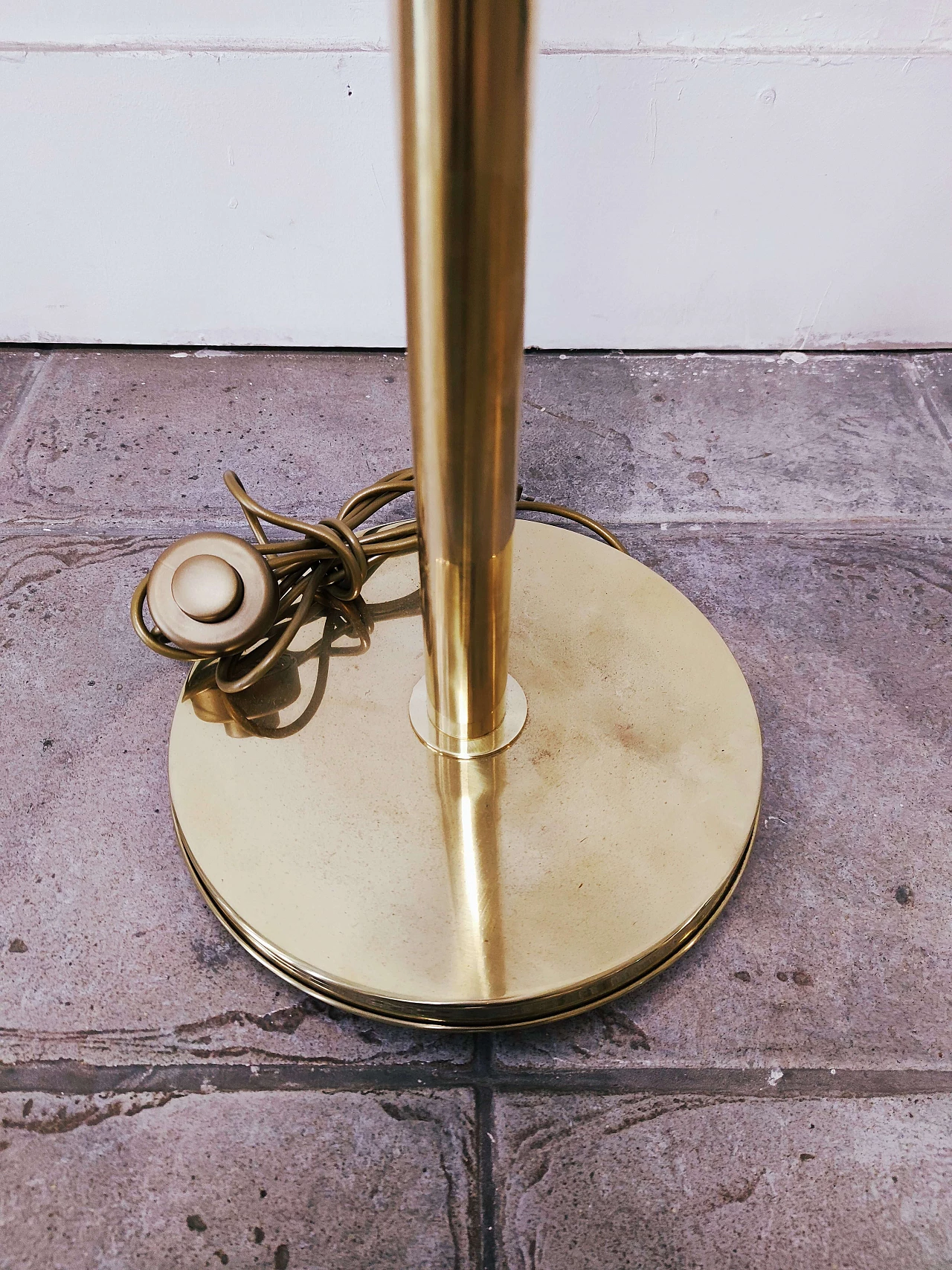 Floor lamp in brass and Murano glass, 70s 1171431