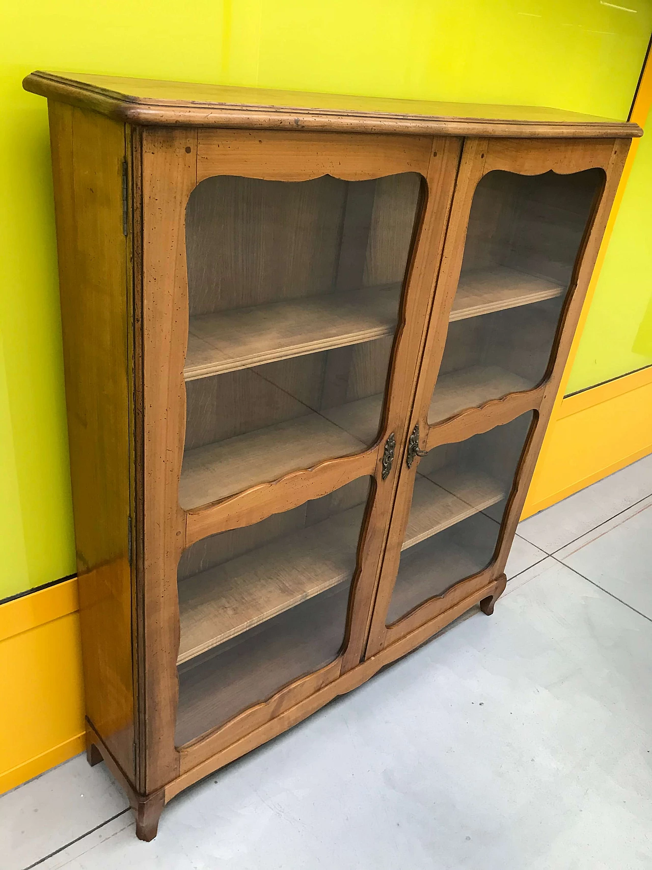 Two-door cherry wood showcase, '800 1172750