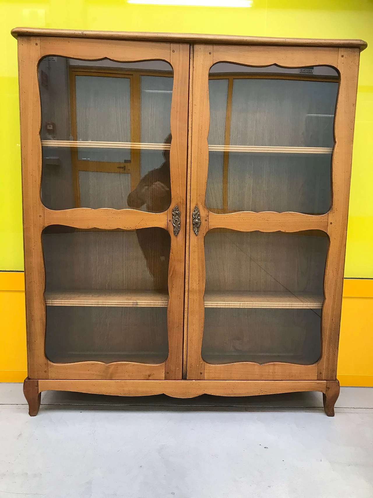 Two-door cherry wood showcase, '800 1172751