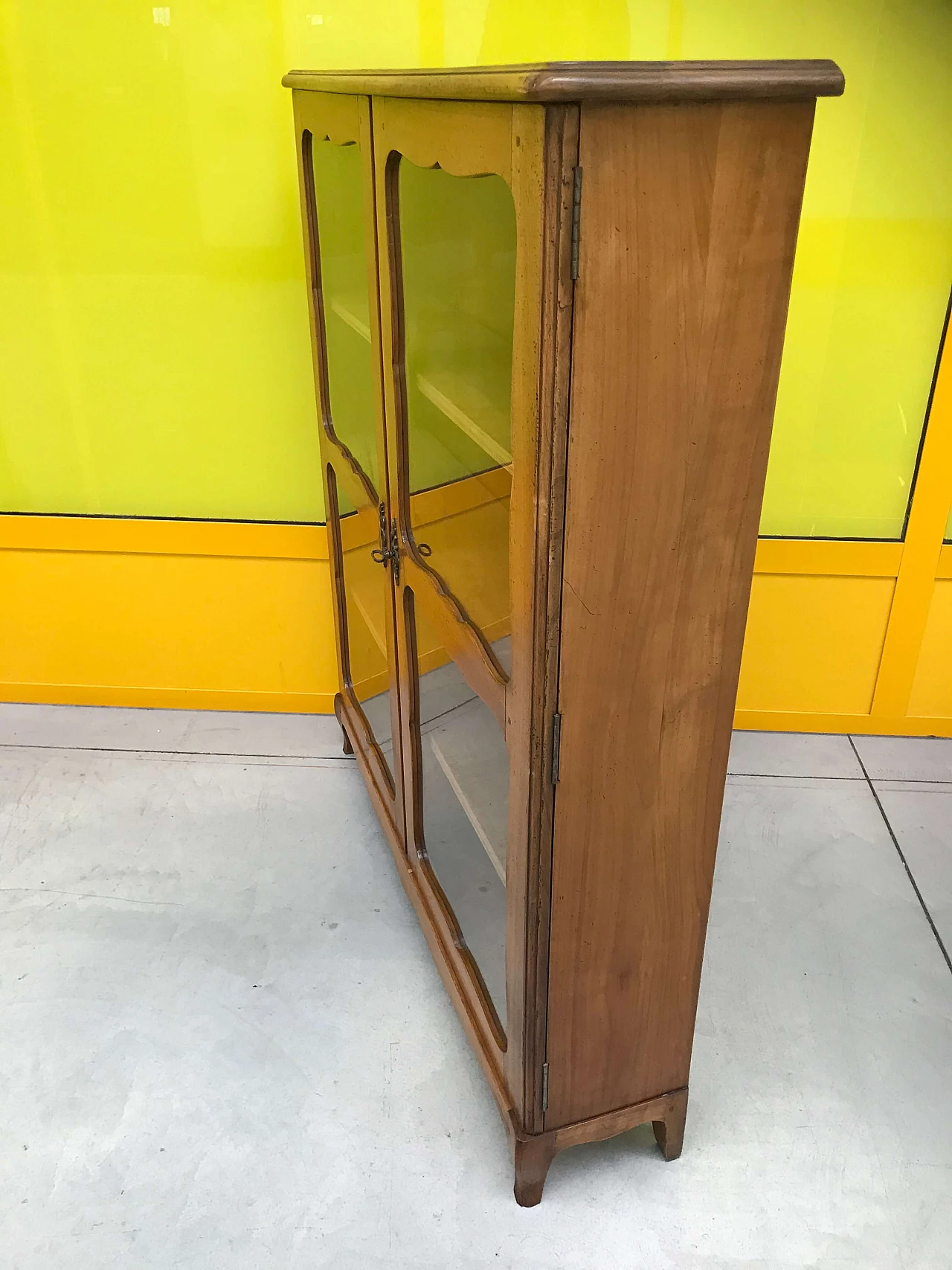 Two-door cherry wood showcase, '800 1172755