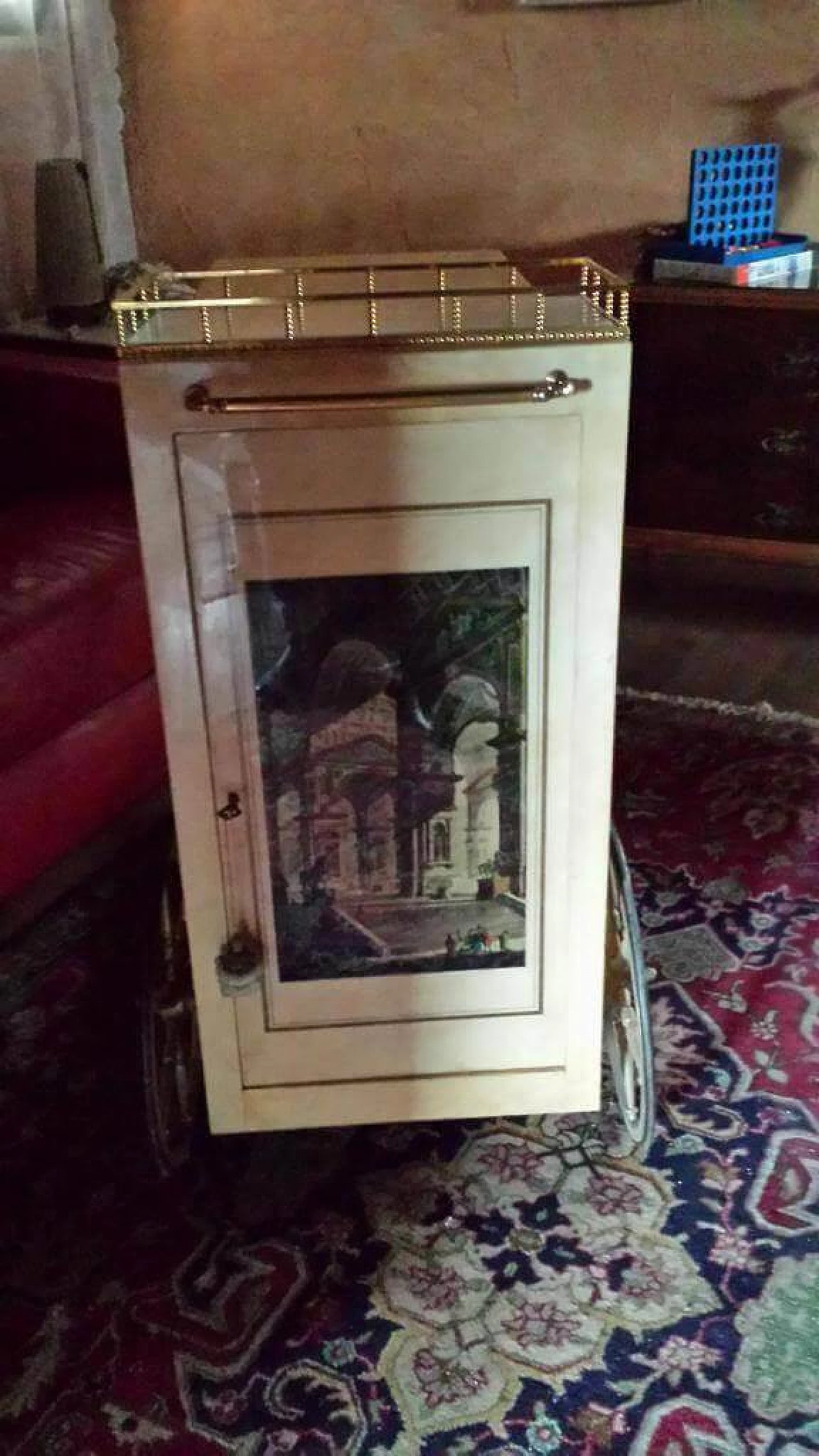 Carrello bar di Aldo Tura decorato con disegni di Fornasetti, anni '60 1173946