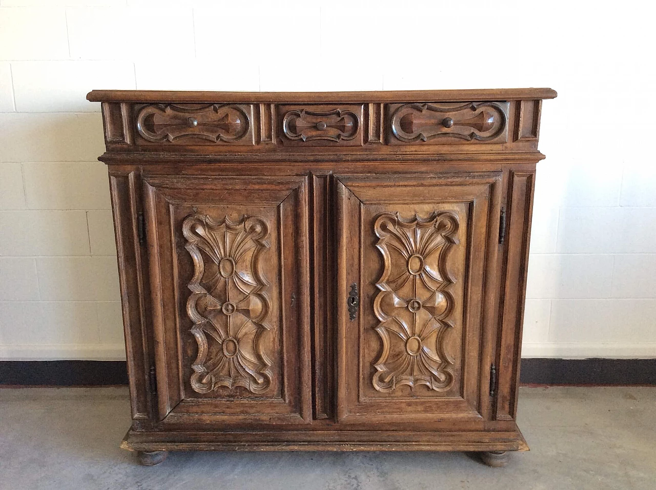 Credenza in noce del '600 1174144