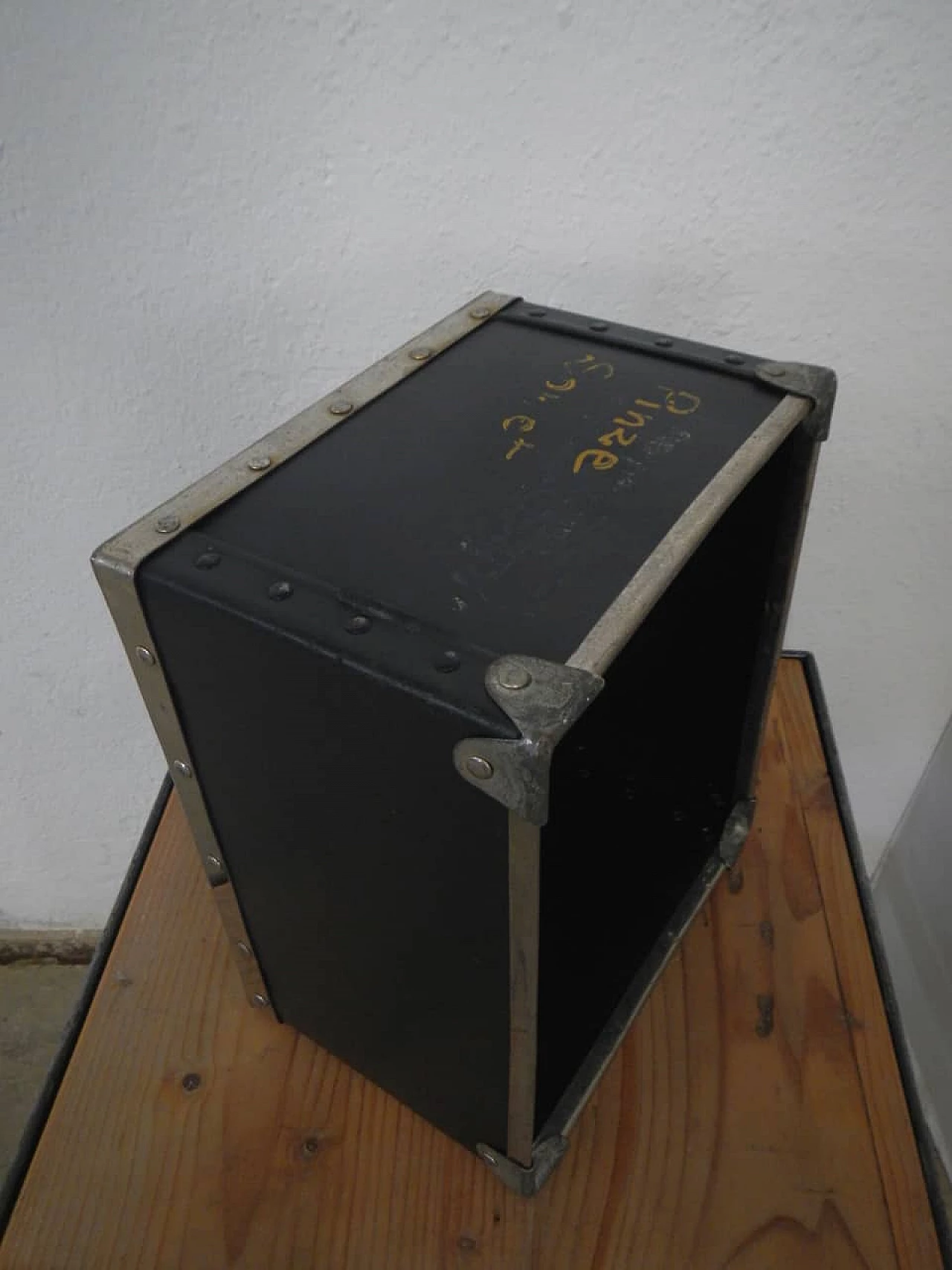 Resin cardboard box, 70s 1174386