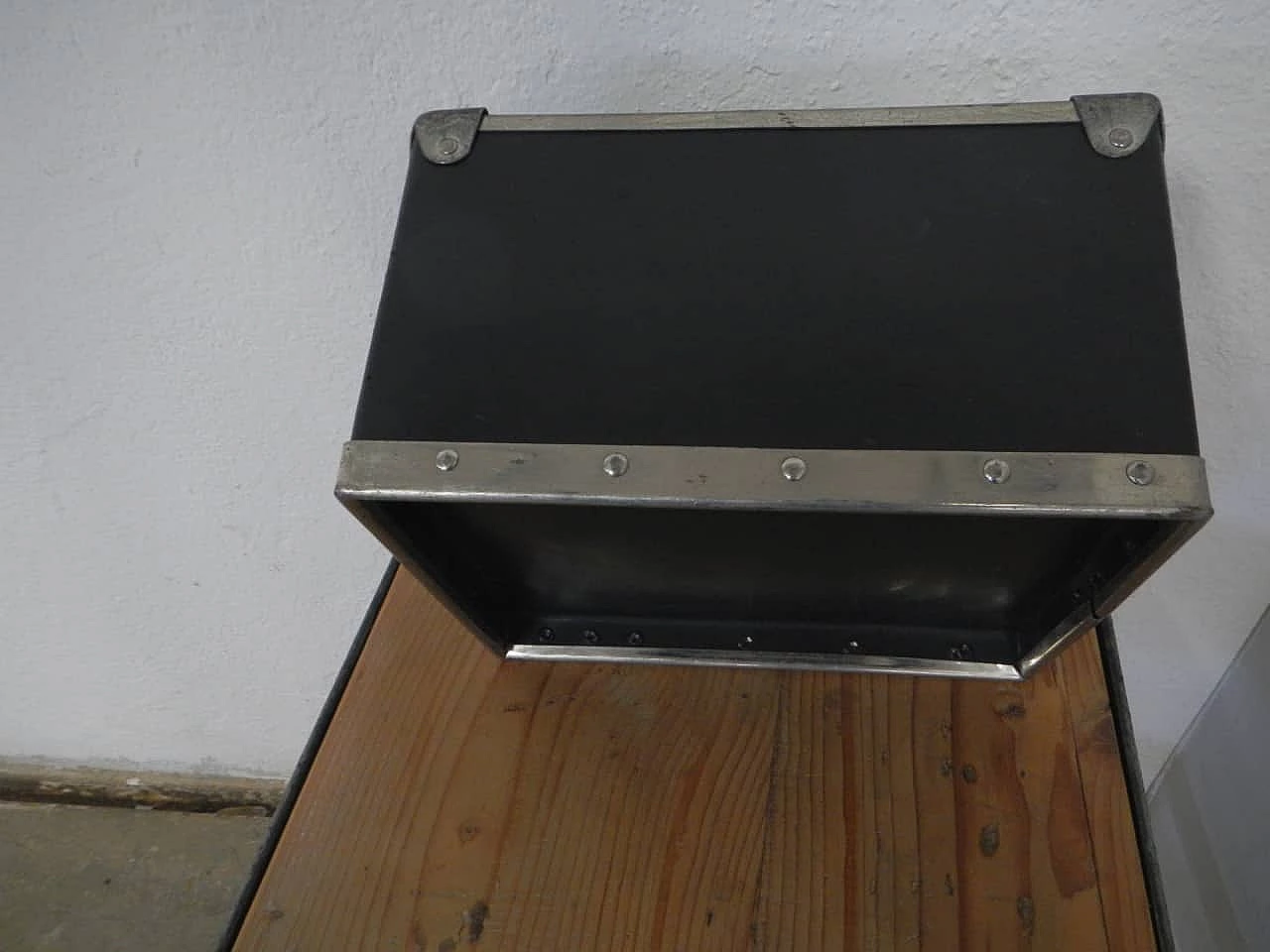 Resin cardboard box, 70s 1174387